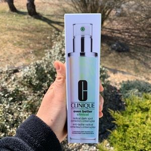 Clinique even better clinical radical dark spot corrector +interrupter
